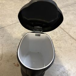 Small Trash Can 