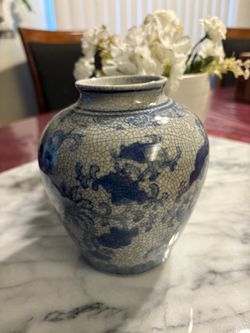 Ancient China crackled Porcelain Vase