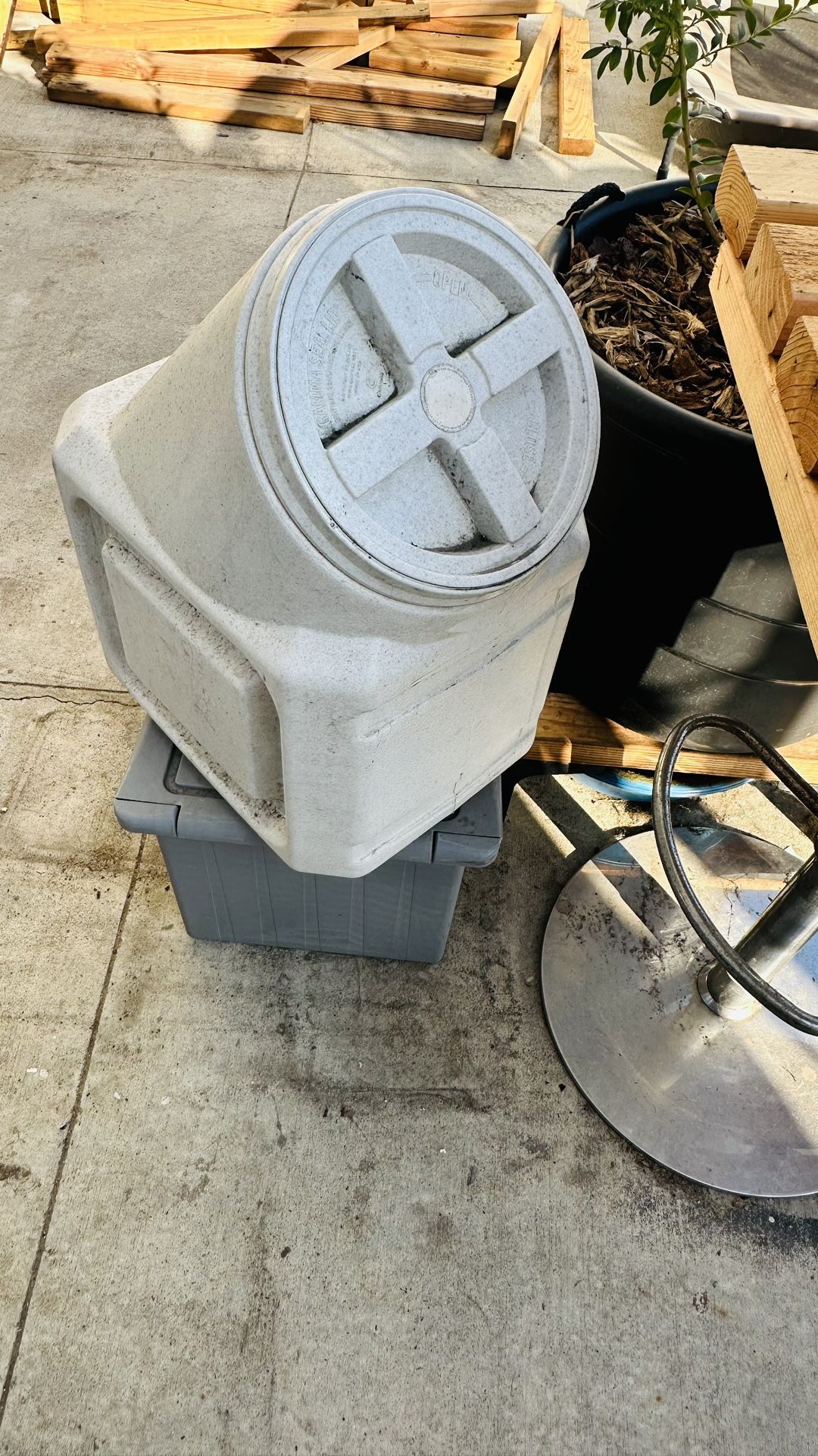 Gamma2 Vittles Vault Stackable Dog Food Storage