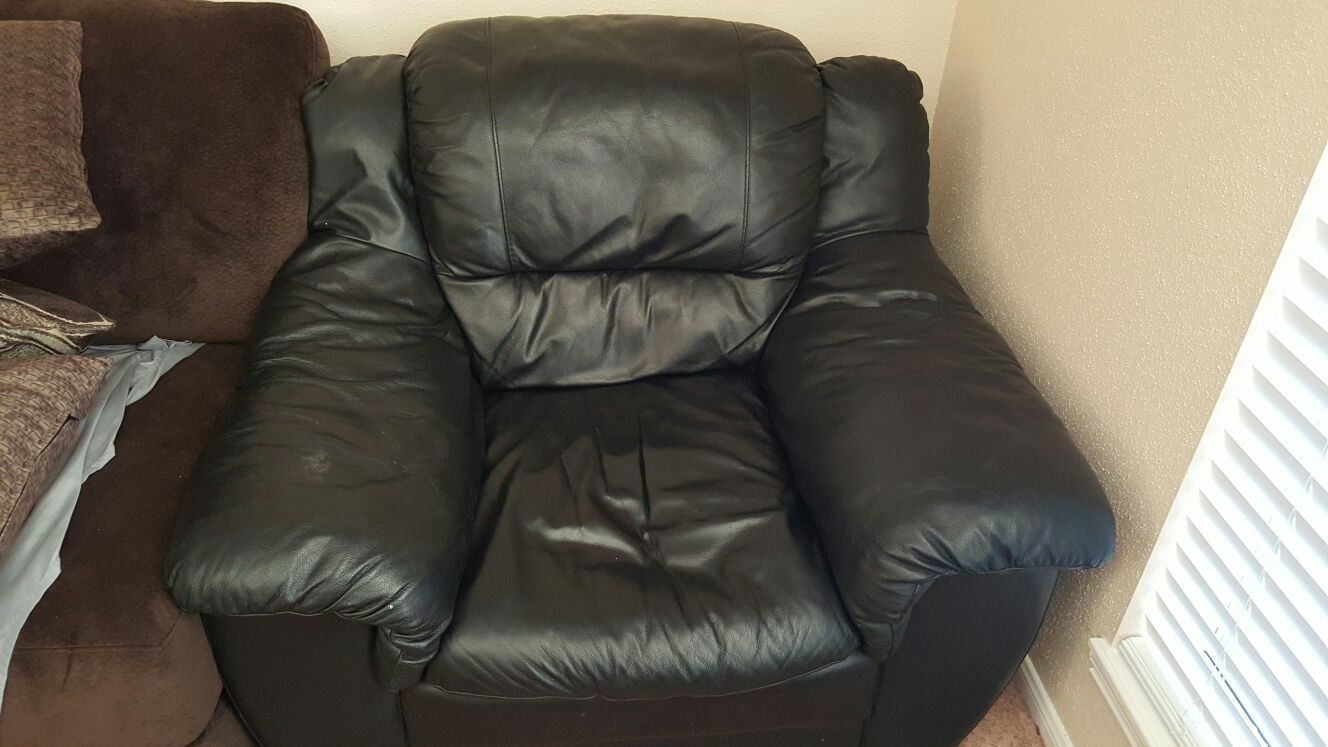 Nicoletti Leather chair
