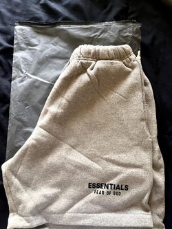 Essentials Shorts Brand New Size Medium 45$