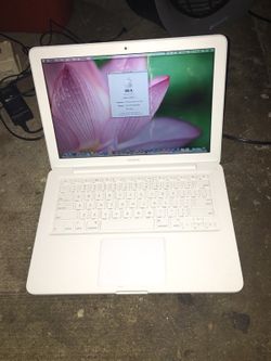 Mackbook 2.2GHZ core 2 duo 2gbram 250 hard drive