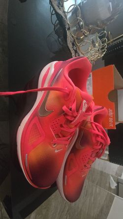 Nike womens shoes size 8.5