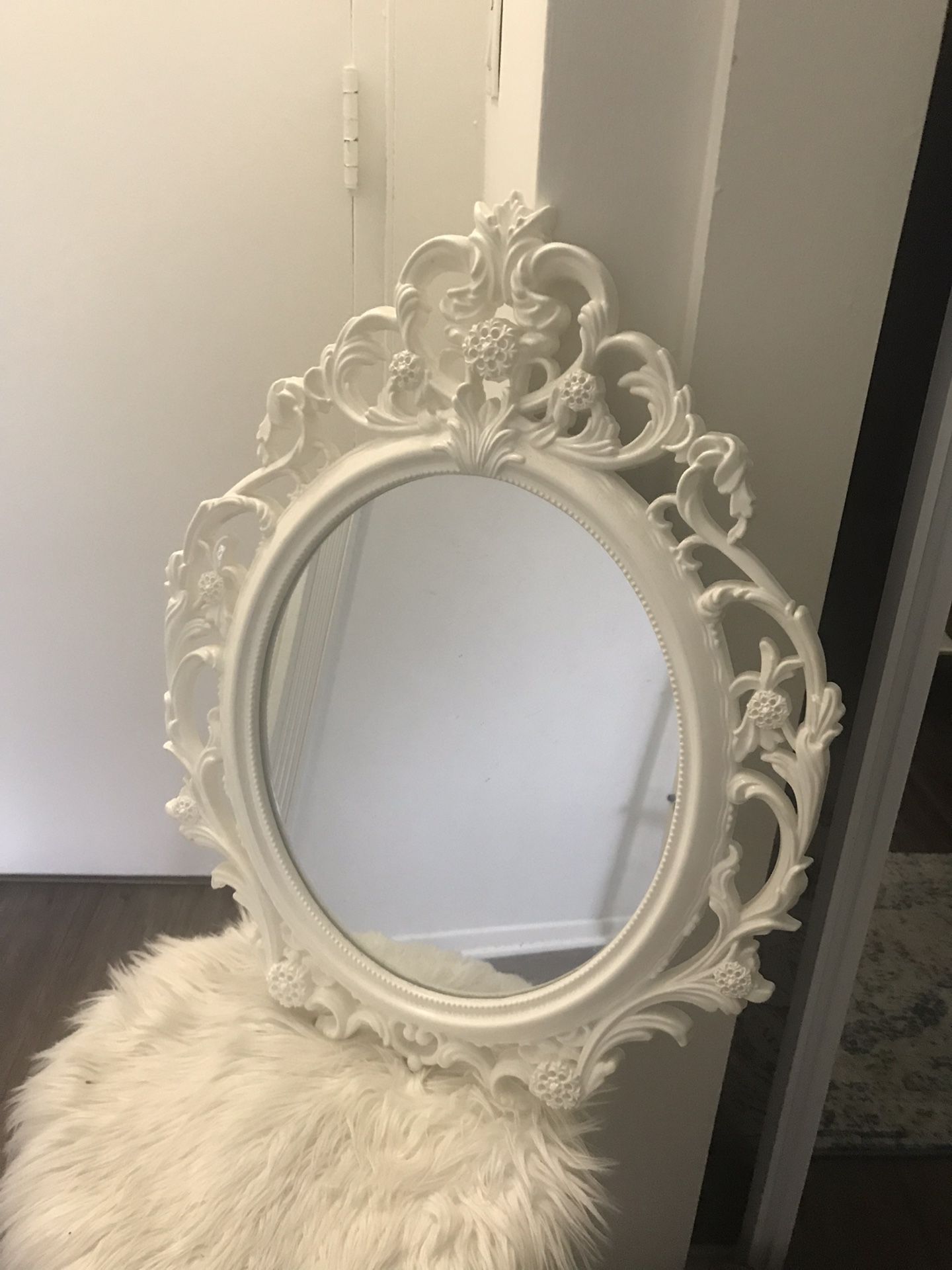 Decorative mirror NEED GONE TODAY