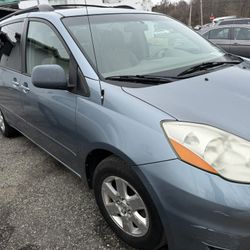 2010 Toyota Sienna Le