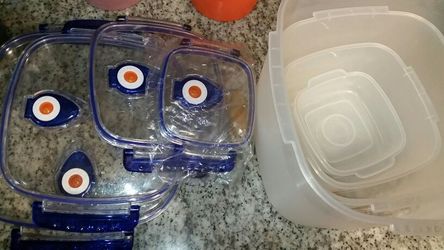 Storage container