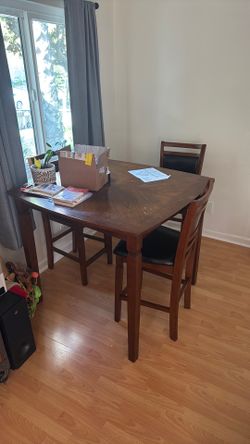 Dinner Table and 4 chairs