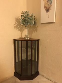 Corner cabinet