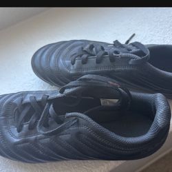  Girls Adidas New Soccer Shoes Size Us 22 Only