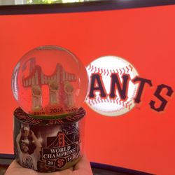 2014 SF Giants World Champion Snow Globe