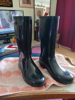 Ugg rain boots
