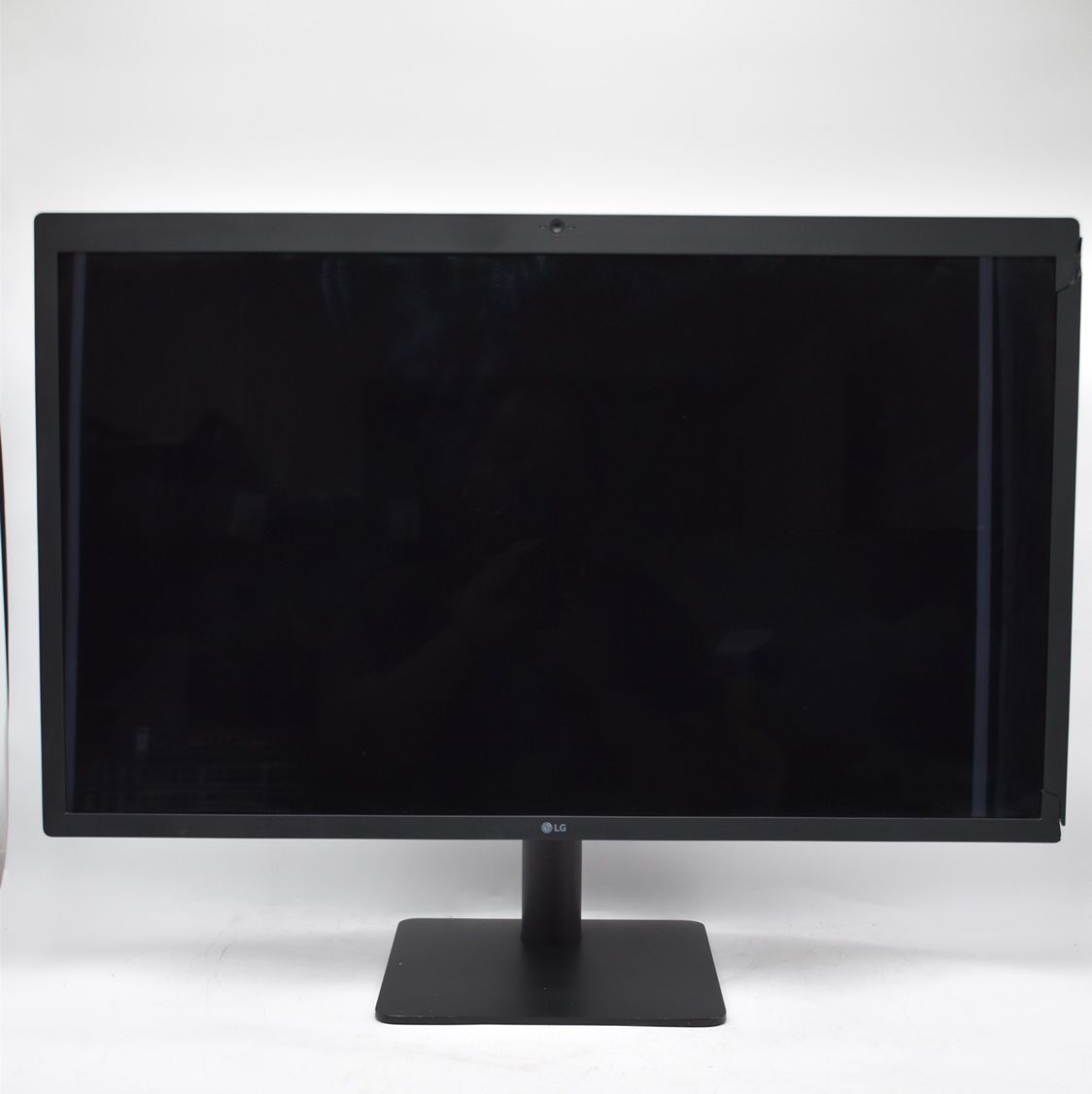 27” LG 27MD5KA Ultra fine 5K Monitor USB-C 5120x2880 *Read