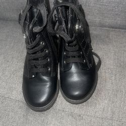 Black Boots 
