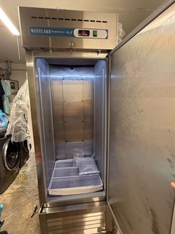 Commercial freezer