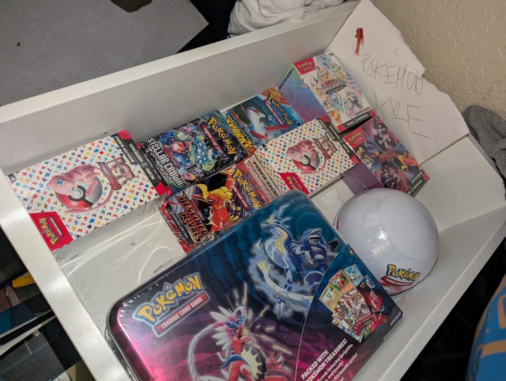Pokémon TCG Sealed Lot – Collector’s Chest, Booster Bundles/ Packs, Poké Ball Tin