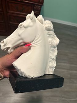 Horse Head Sculpture