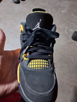 Jordan's Retro 4's Thunder Kids size 1