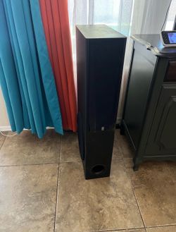 Pair of classic Yamaha tower speakers (Model NS-A1638)