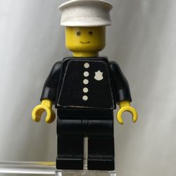First Ever Lego Minifigure 1978 Police Officer cop014s Torso Sticker Patrol 600