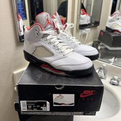 JORDAN MENS FIRE RED 5 USED SIZE 12