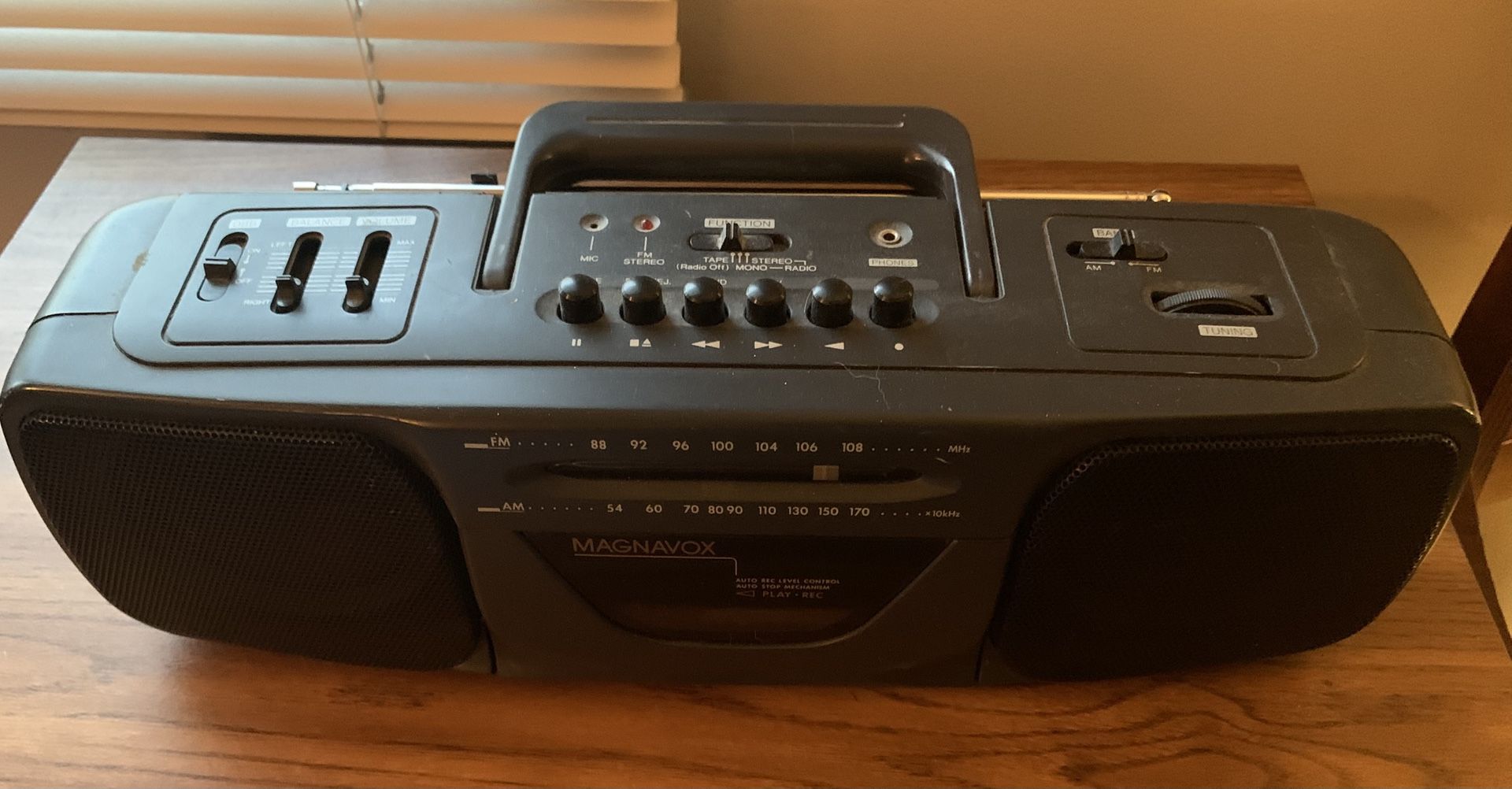 Magnavox Am/Fm Cassette Boom Box