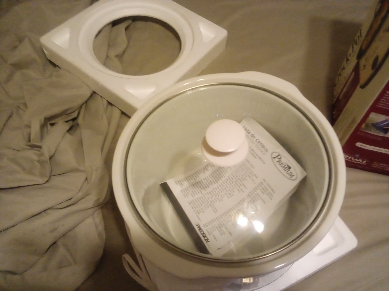 Slow cooker