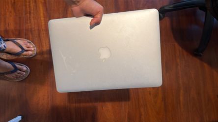 mac book laptop