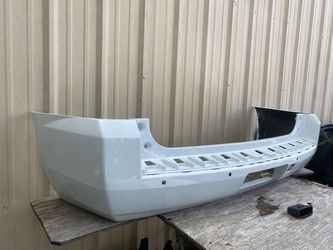 2015 al 2020 CHEVY TAHOE   Rear bumper Pintura white Nueva , Oem goog condition