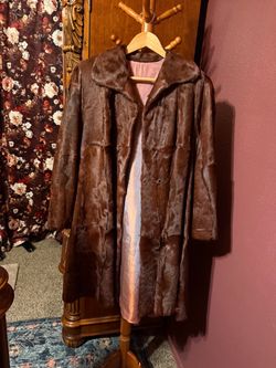 Vintage Brown Fur A-Line Coat – Satin Lined – Unmarked