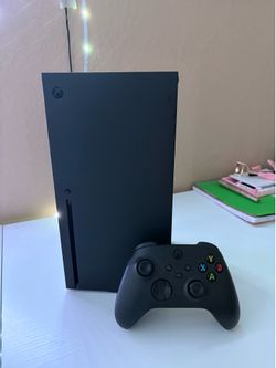 Xbox Series X (Black)  + Resident Evil: Requiem (Xbox Series X Game)