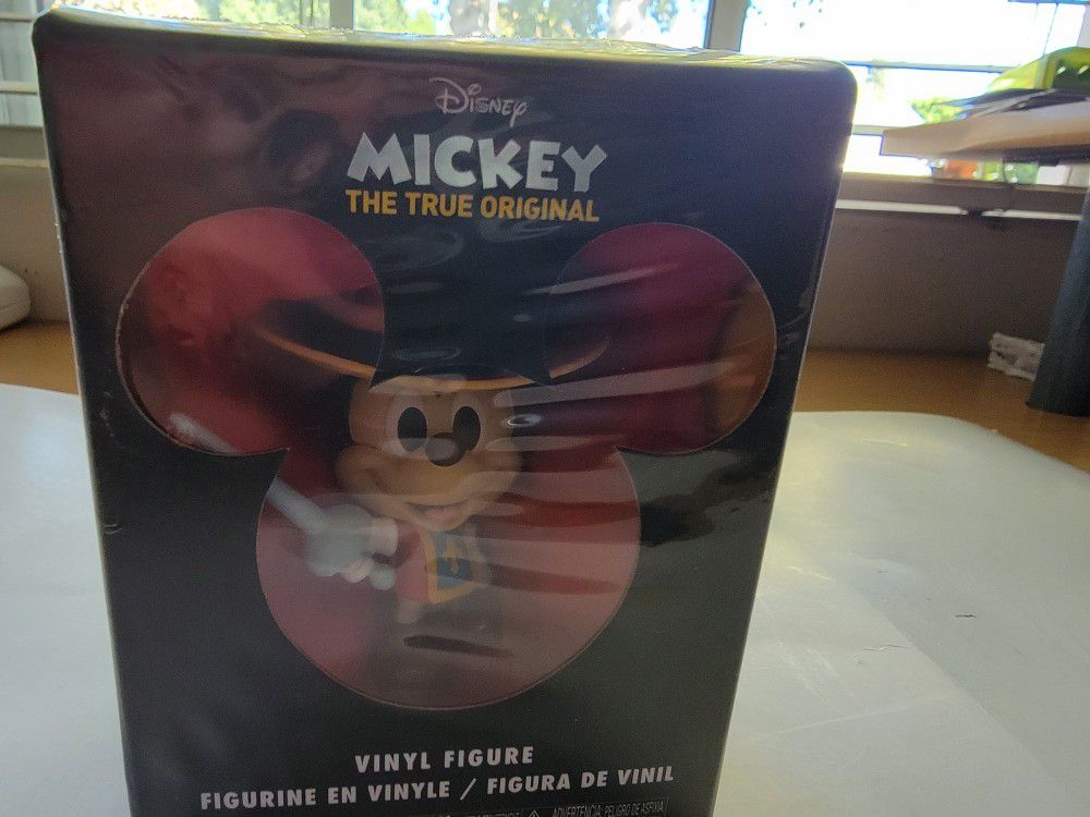 Mickey Vinyl Figurine 