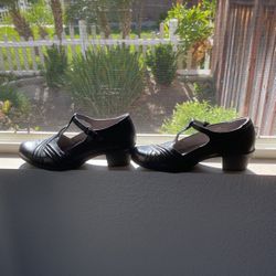 Earth Shoes, Woman’s Size 7w WILL NEGOTIATE 