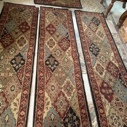 Juego De Tres Tapetes Largos Gruesos Para Pasillo Y Uno Mediano $40.00 Dolares