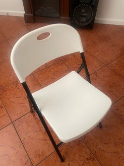 4x Plastic folding chair