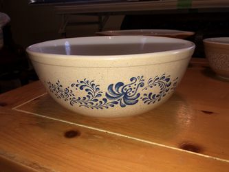 Vintage Pyrex Homestead Bowl