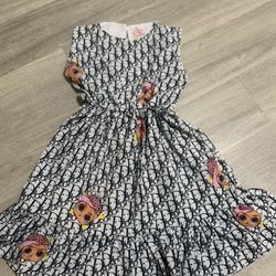 Girl's dress in size M