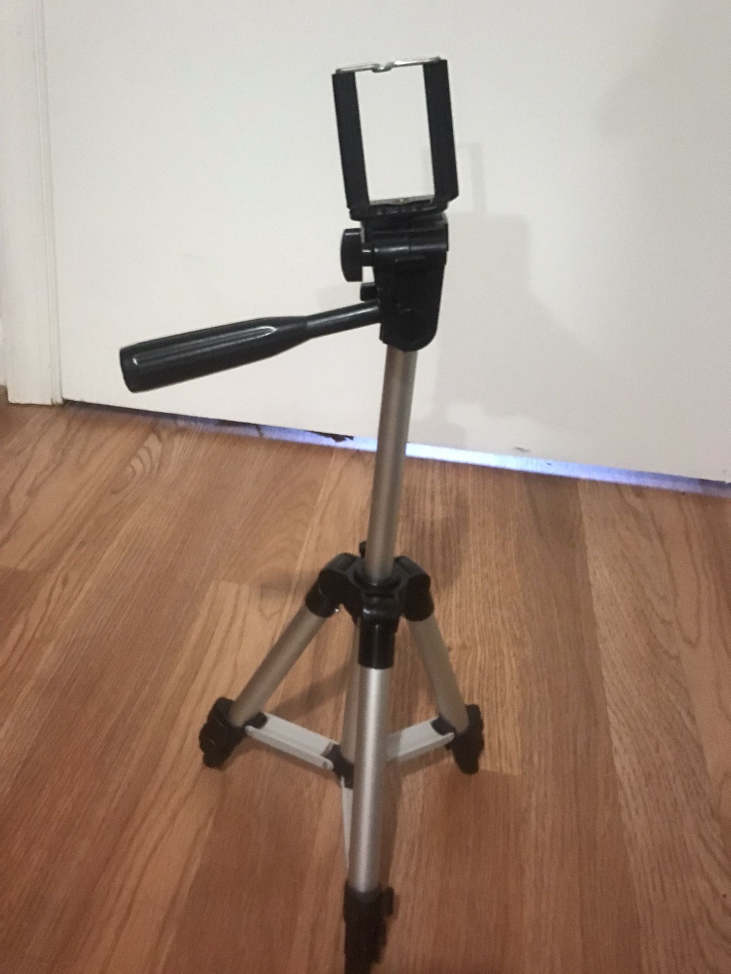 Tripod Portable Smartphone Digital Camera