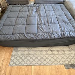 Queen Mattress + Mattress Topper – Great Condition