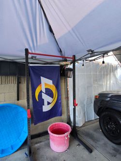 Pull up stand