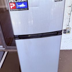 College Fridge/Feezer