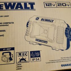 DeWalt compact task light