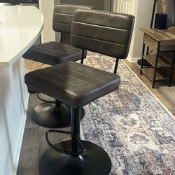 Barstools /kitchen counter