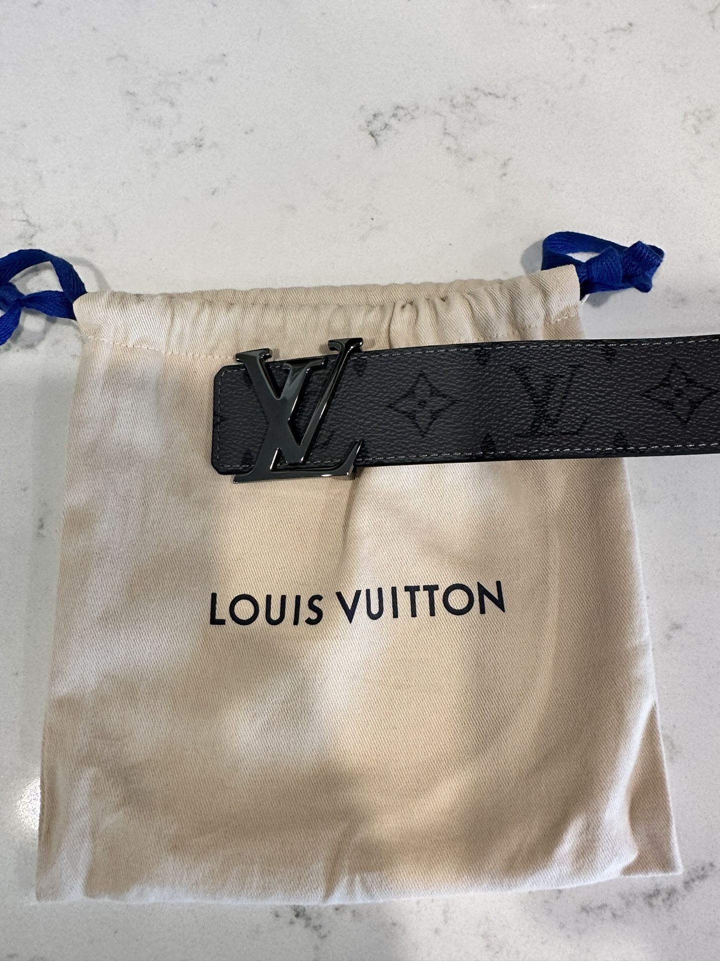 Louis Vuitton LV Initiales 40mm Reversible Belt for Sale in Irvine, CA -  OfferUp