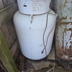 Used 120 Vertical Propane Tank - $550 (Edinburg)