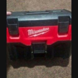 Milwaukee M18 Vac