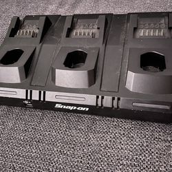Snap On 3 Bay Battery Charger 