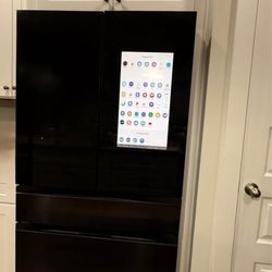 Samsung 23 cu. ft. Bespoke Counter Depth 4-Door French Door Refrigerator with Family Hub