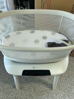 4moms mamaRoo sleep bassinet