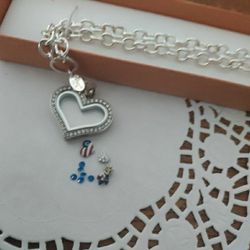 NEW, LOCKET ORIGAMI HEART- ( FLOATINlG CHARMS).  &  NECKLACE    PICK ⛏️ UP ONLY