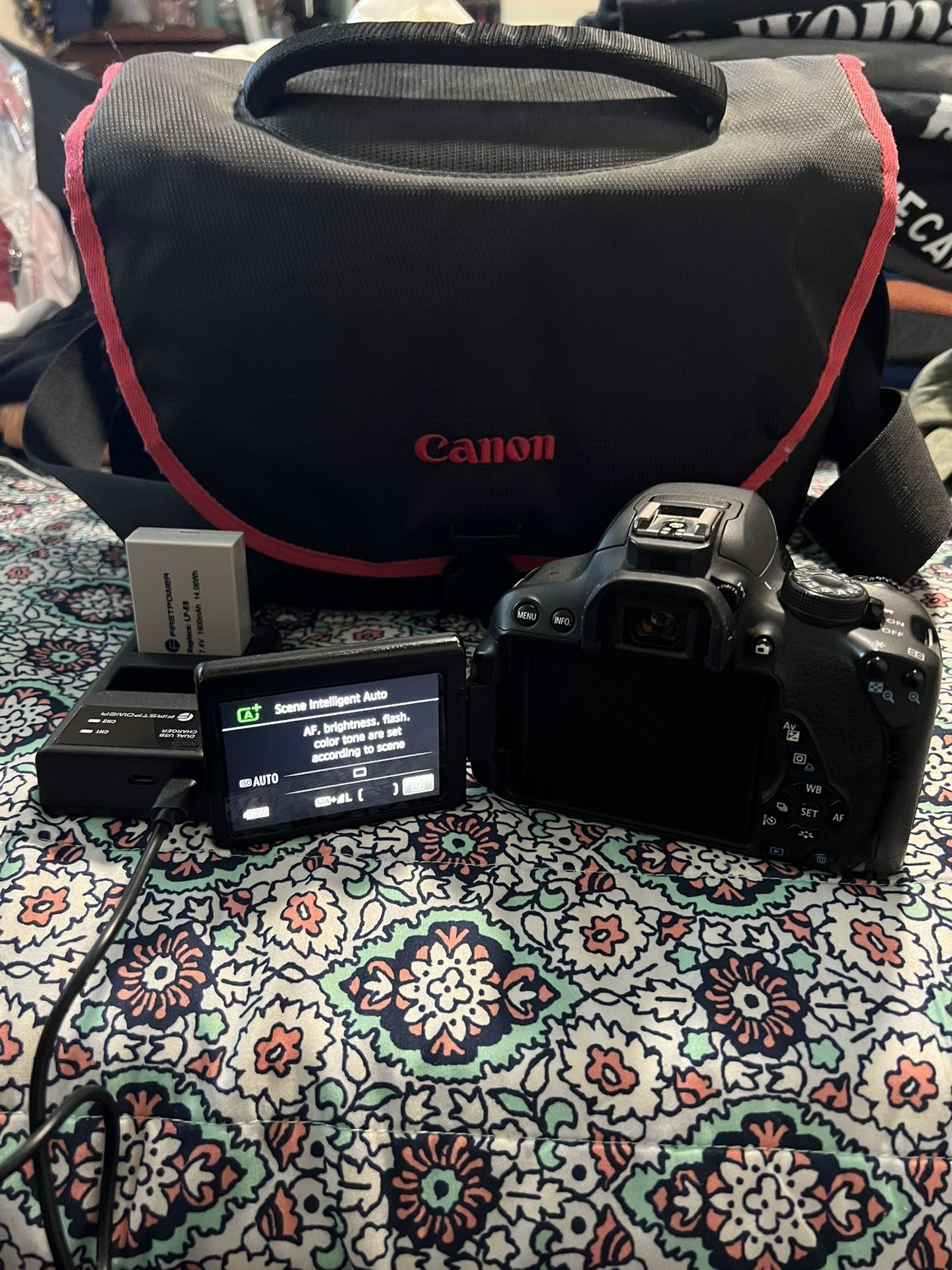 CANON EOS 700D (T5i) Camera